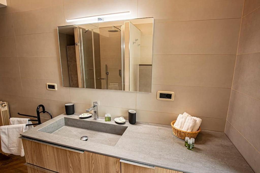 Dimora Al Colosseo, 2 Bedrooms Rome Exterior photo