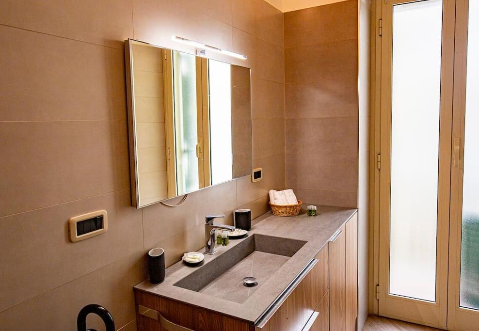 Dimora Al Colosseo, 2 Bedrooms Rome Exterior photo